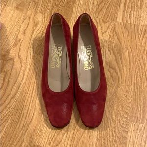 Ferragamo red/gold kitten heels